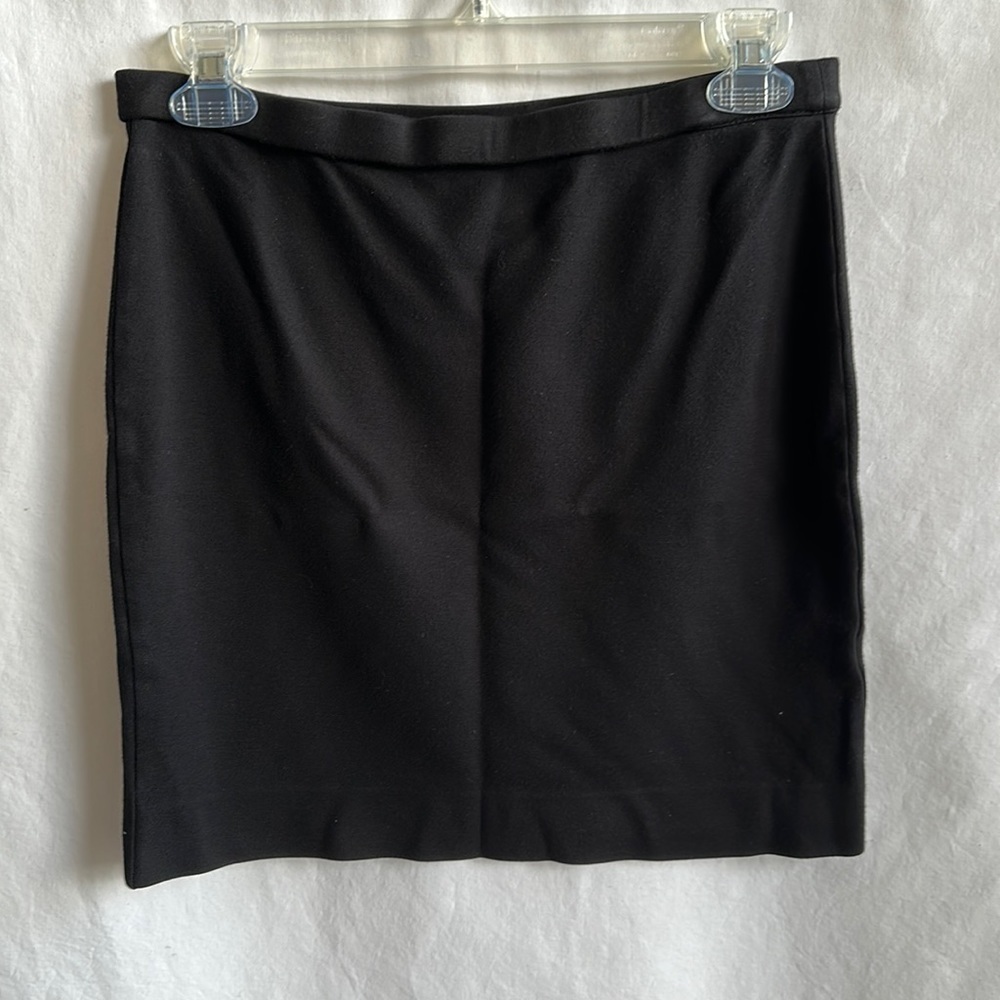 Joe Fresh black pull-on stretch knit skirt, size M